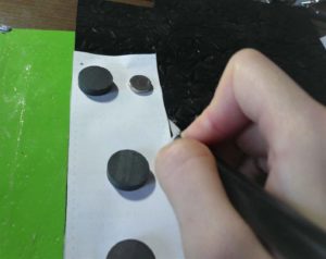 革に転写と切断