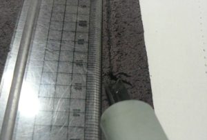 折り目を掘る