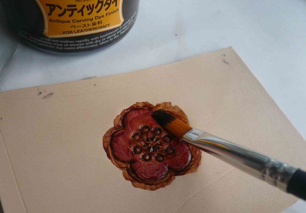 ペースト染料を塗る